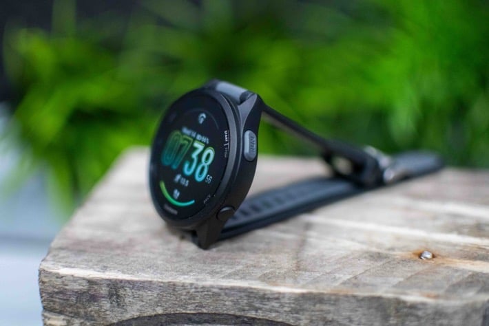 Garmin Forerunner 165 - với nút bấm truyền thống