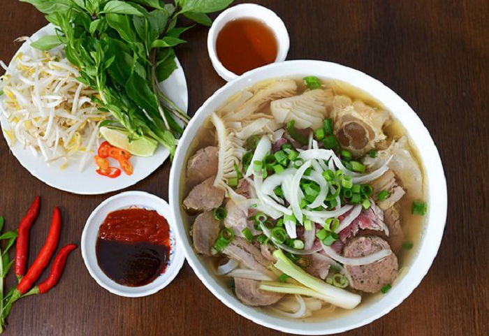 Sá sùng nấu phở