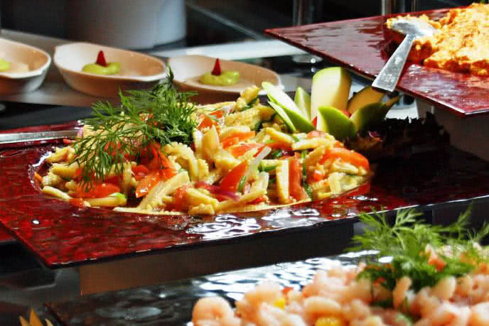 cách ăn buffet đúng cách mà hiệu quả 3