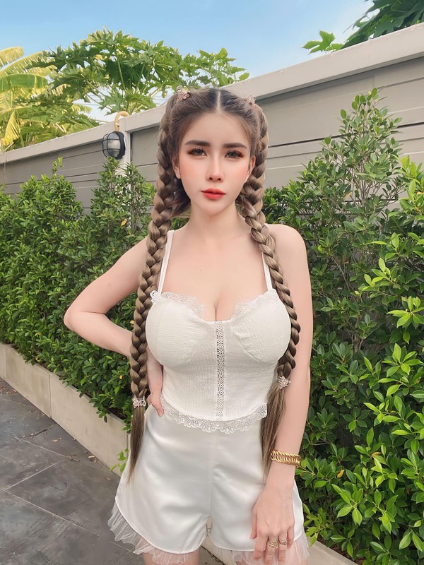 Me dam hot girl xinh dep dien mot xuyen thau, bo sat khoe dang-Hinh-11