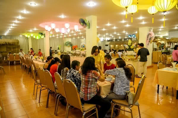 review nhà hàng buffet rồng vàng ảnh 2