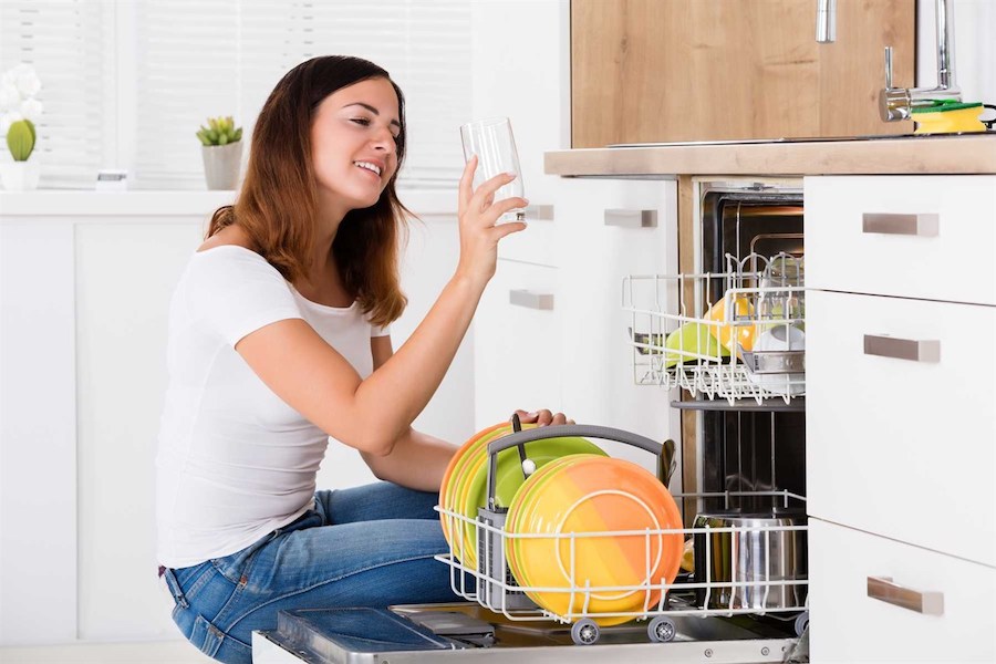 nước làm bóng máy rửa bát có tốt không