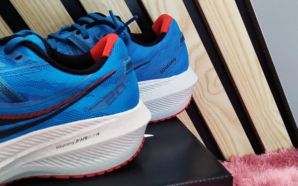 Saucony Triumph 20 rất êm, thoáng và nhẹ. Phù hợp cho chạy hàng ngày, chạy bền, chạy nhẹ nhàng