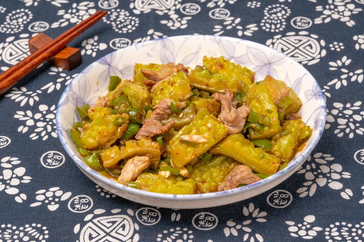 "Đầu hè ăn một miếng đắng, cơ thể sẽ bớt khổ hơn": Từ người già đến trẻ nhỏ, đặc biệt chị em phụ nữ nên ăn 3 món này để thanh nhiệt, giải độc và kích thích ngon miệng - Ảnh 5. "Đầu hè ăn một miếng đắng, cơ thể sẽ bớt khổ hơn": Từ người già đến trẻ nhỏ, đặc biệt chị em phụ nữ nên ăn 3 món này để thanh nhiệt, giải độc và kích thích ngon miệng - Ảnh 5.