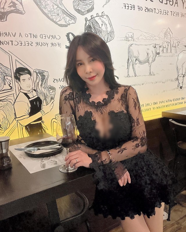 Hot girl xinh đẹp mặc đồ tập mỏng tang, lộ nội y phản cảm - Hình 12 Hot girl xinh dep mac do tap mong tang, lo noi y phan cam-Hinh-12